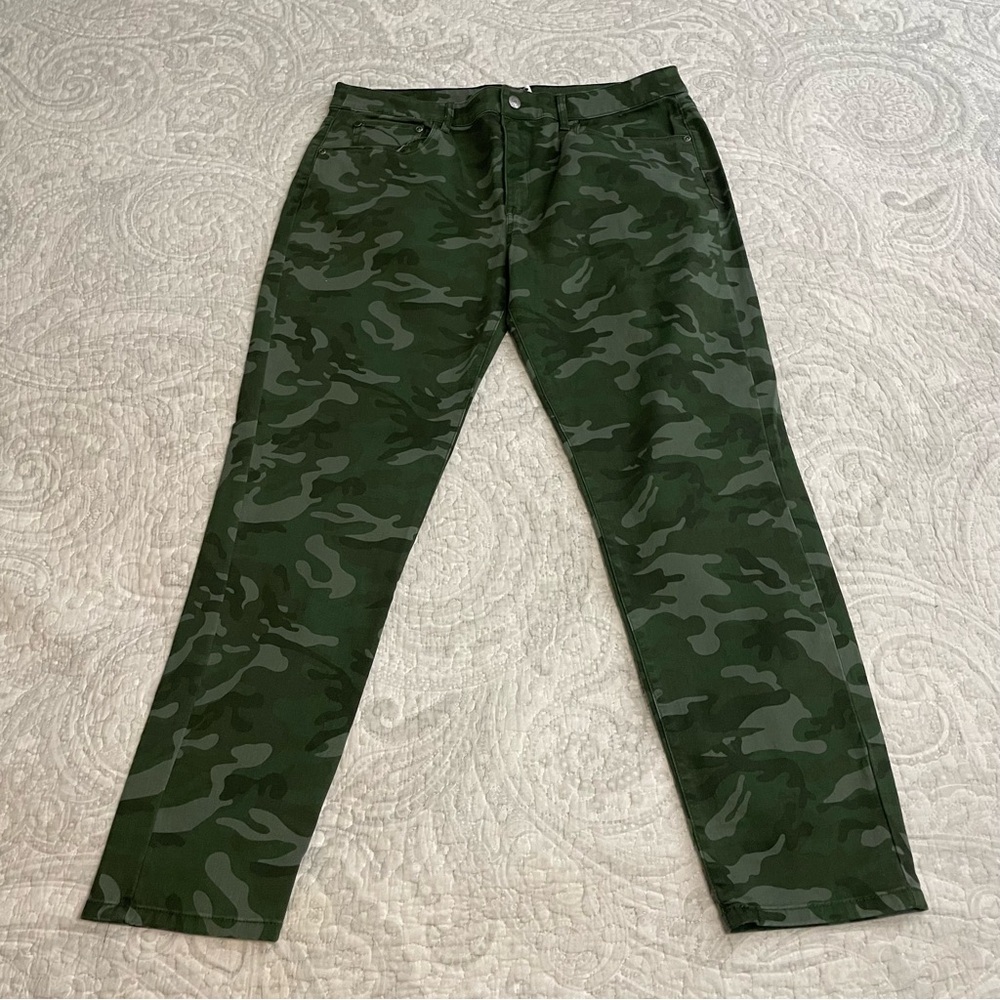 Mountain Khakis in Military Print for Women size 14P